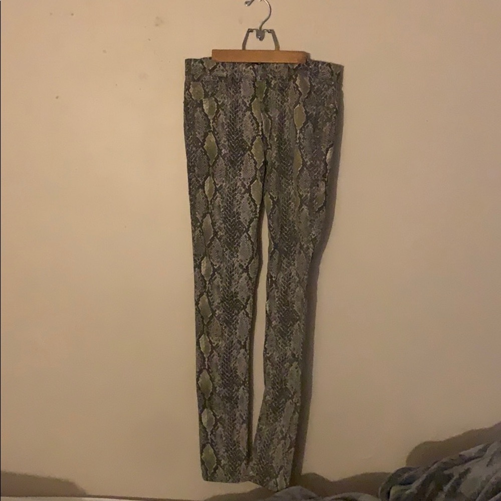 Snake jeans